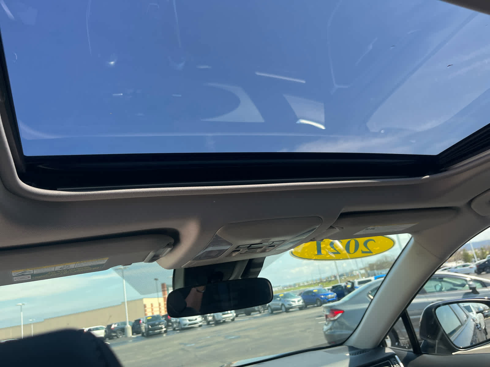 Used 2021 Toyota RAV4 XLE Premium image 33