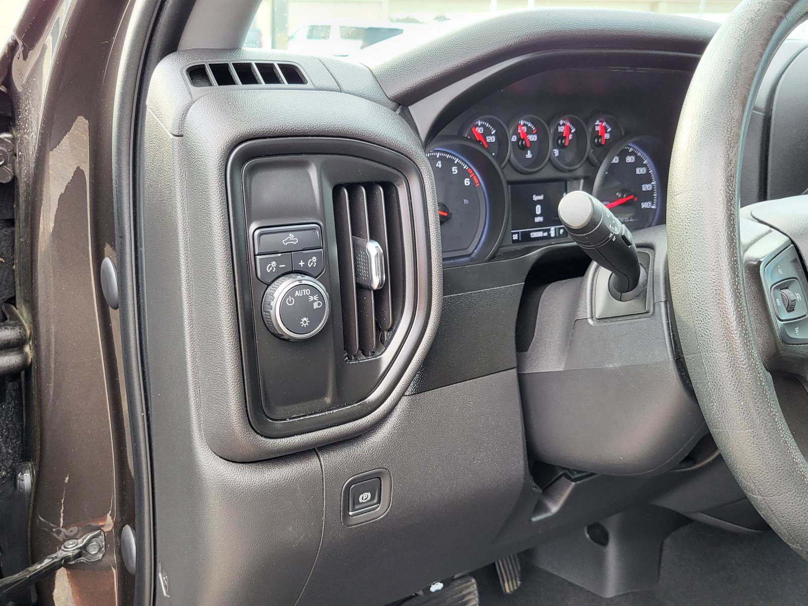 Used 2021 Chevrolet Silverado 1500 Custom image 18