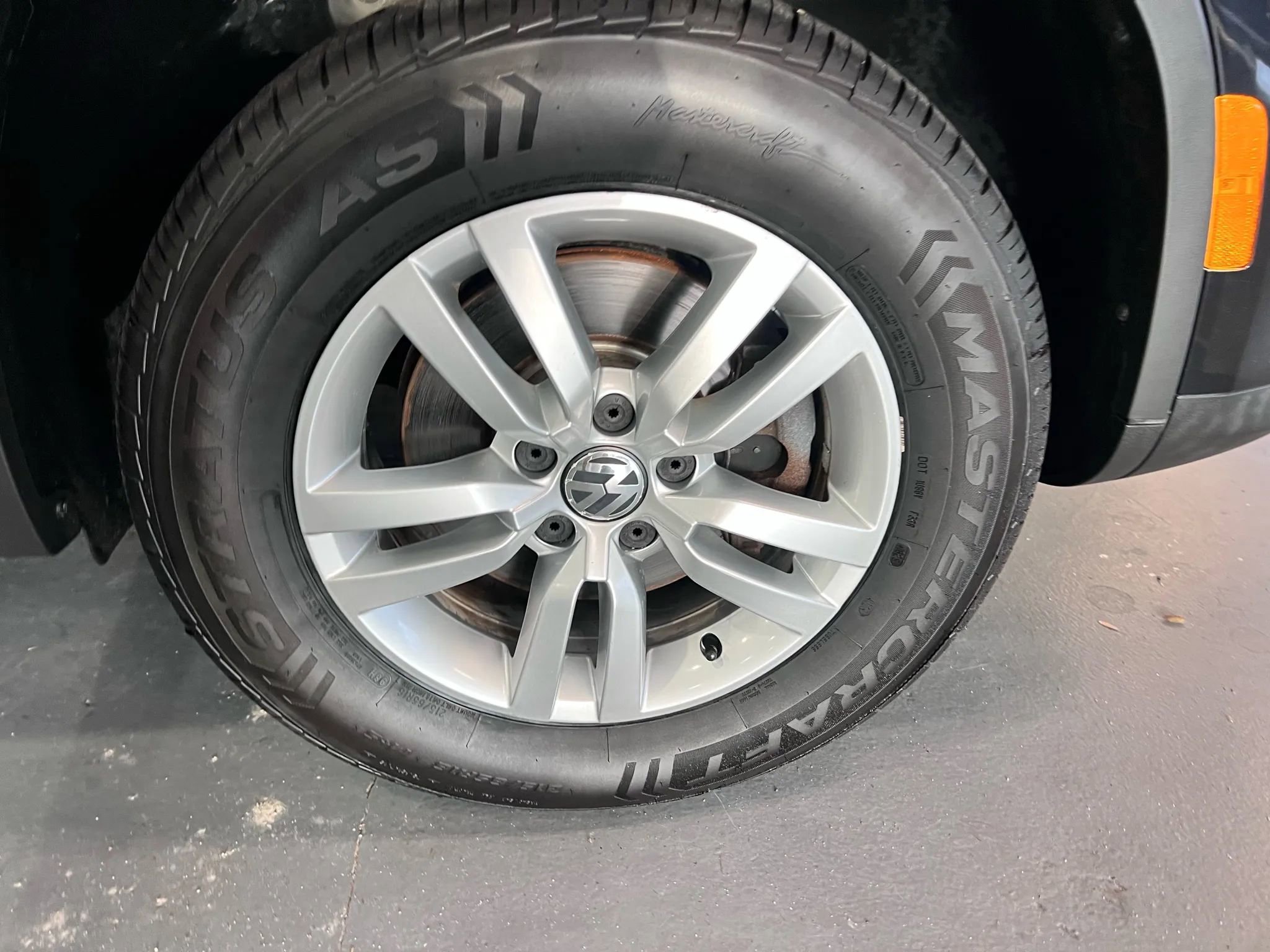 Used 2016 Volkswagen Tiguan S image 28