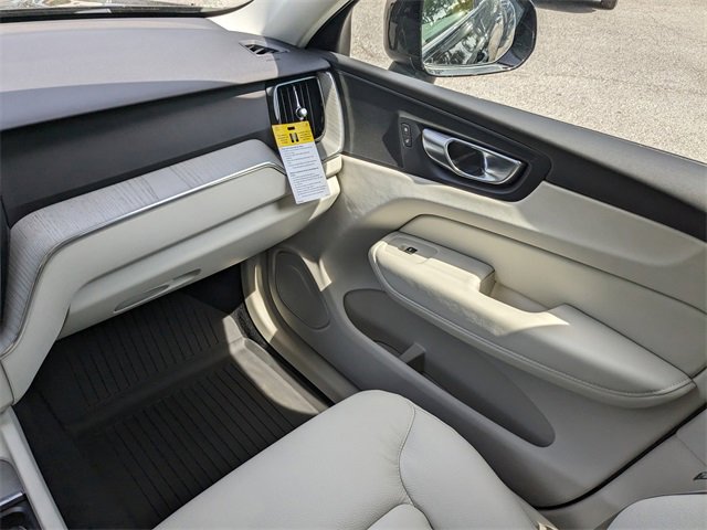 New 2025 Volvo XC60 T8 Plus w/ Climate Package image 18