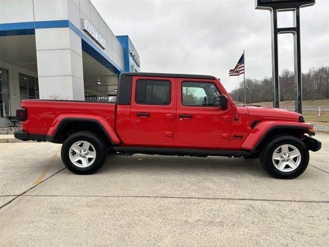 Used 2022 Jeep Gladiator Sport image 3