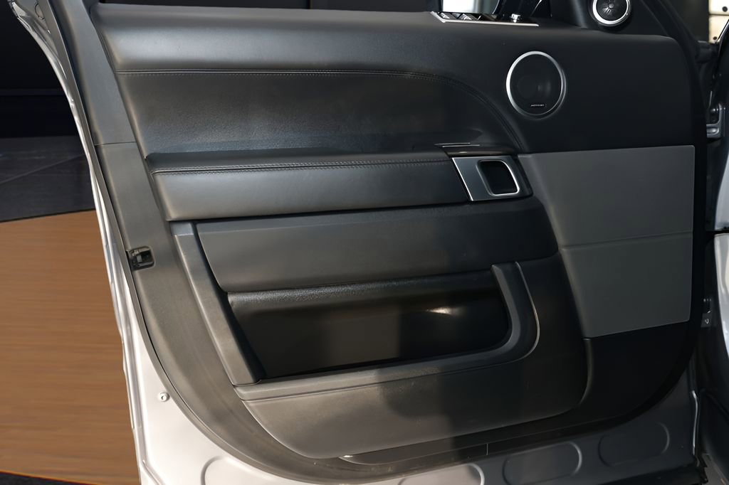 Used 2020 Land Rover Range Rover Sport HSE Dynamic image 23