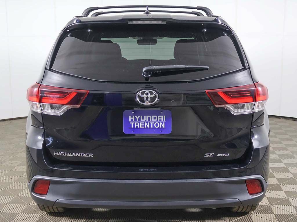 Used 2019 Toyota Highlander SE AWD/4WD image 14