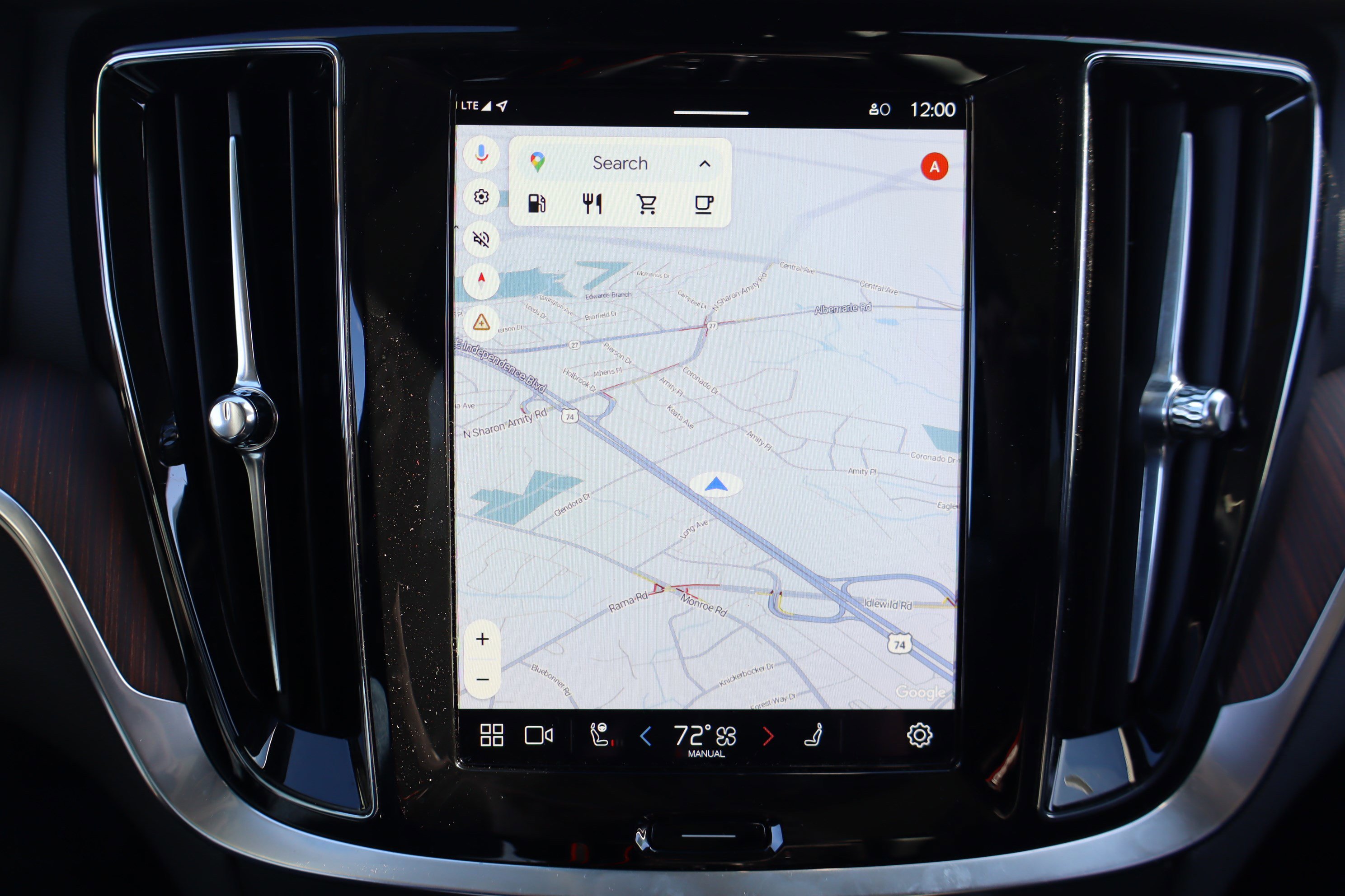 Used 2025 Volvo V60 B5 Cross Country Plus image 25