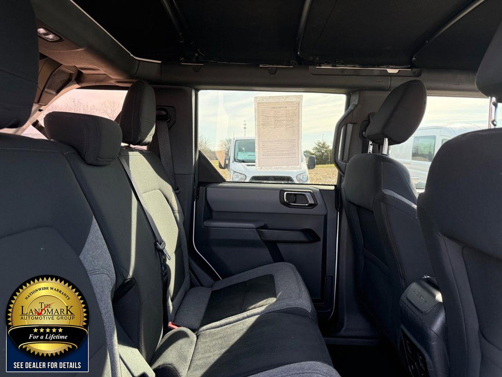 Used 2023 Ford Bronco Big Bend w/ Sasquatch Package image 16
