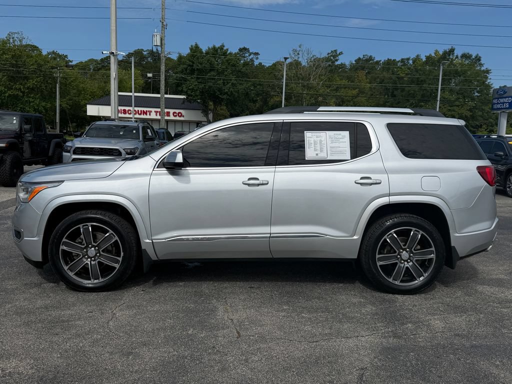 Used 2018 GMC Acadia Denali w/ Technology Package FWD image 2