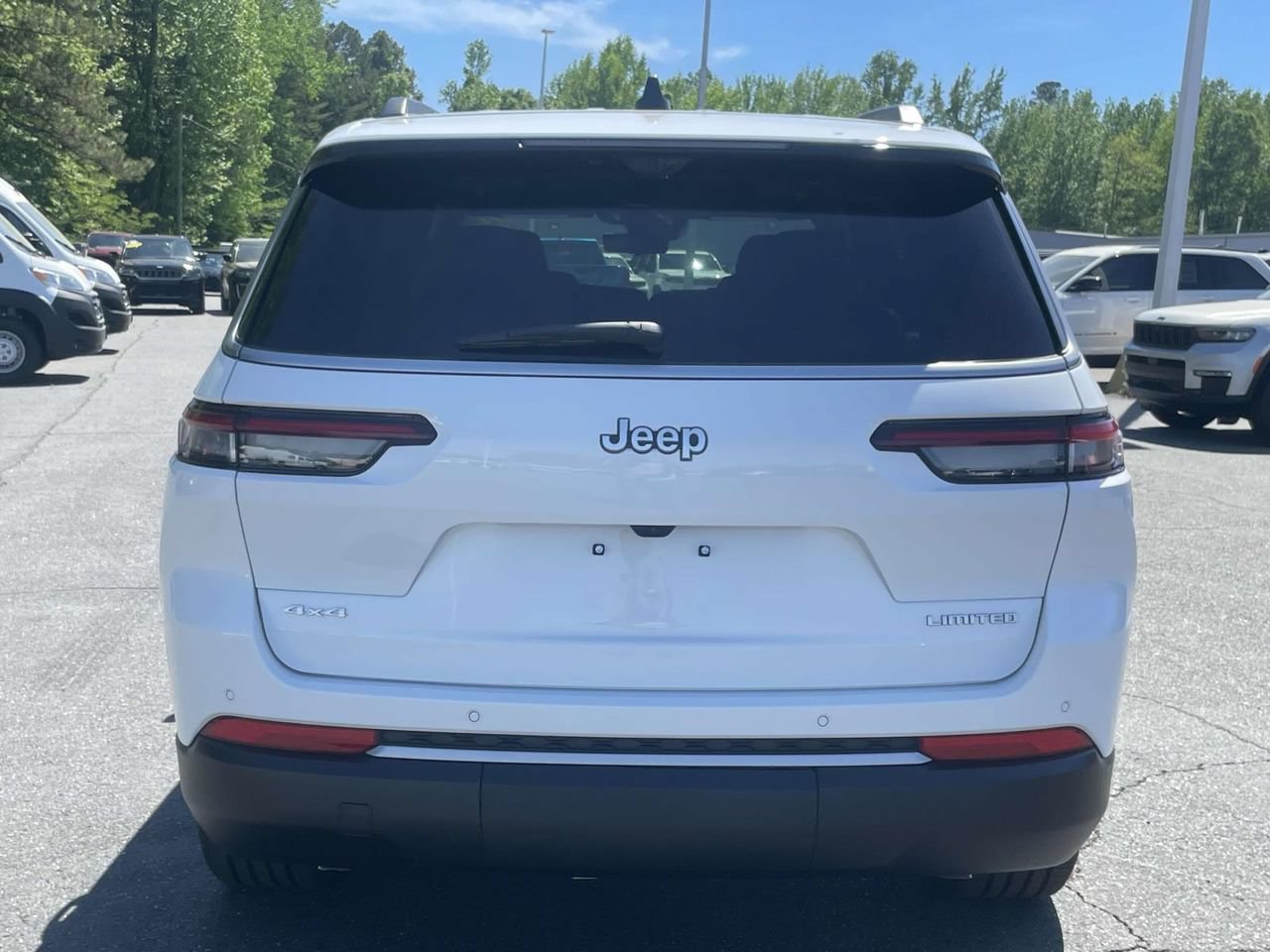 New 2026 Jeep Grand Cherokee L Limited w/ Luxury Tech Group II AWD/4WD image 7
