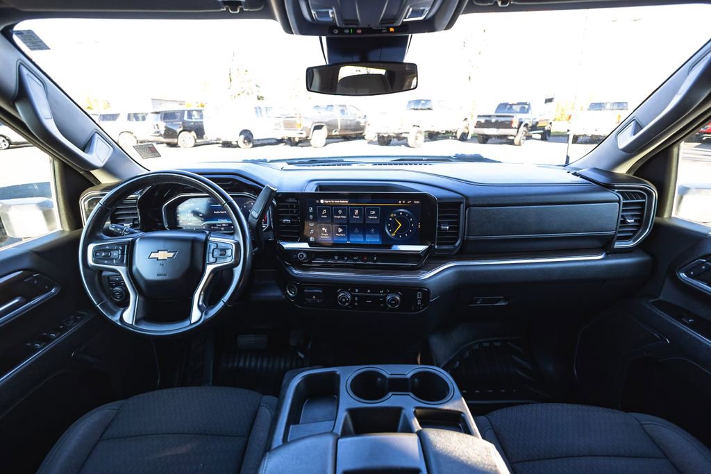 Used 2024 Chevrolet Silverado 3500 LT image 24