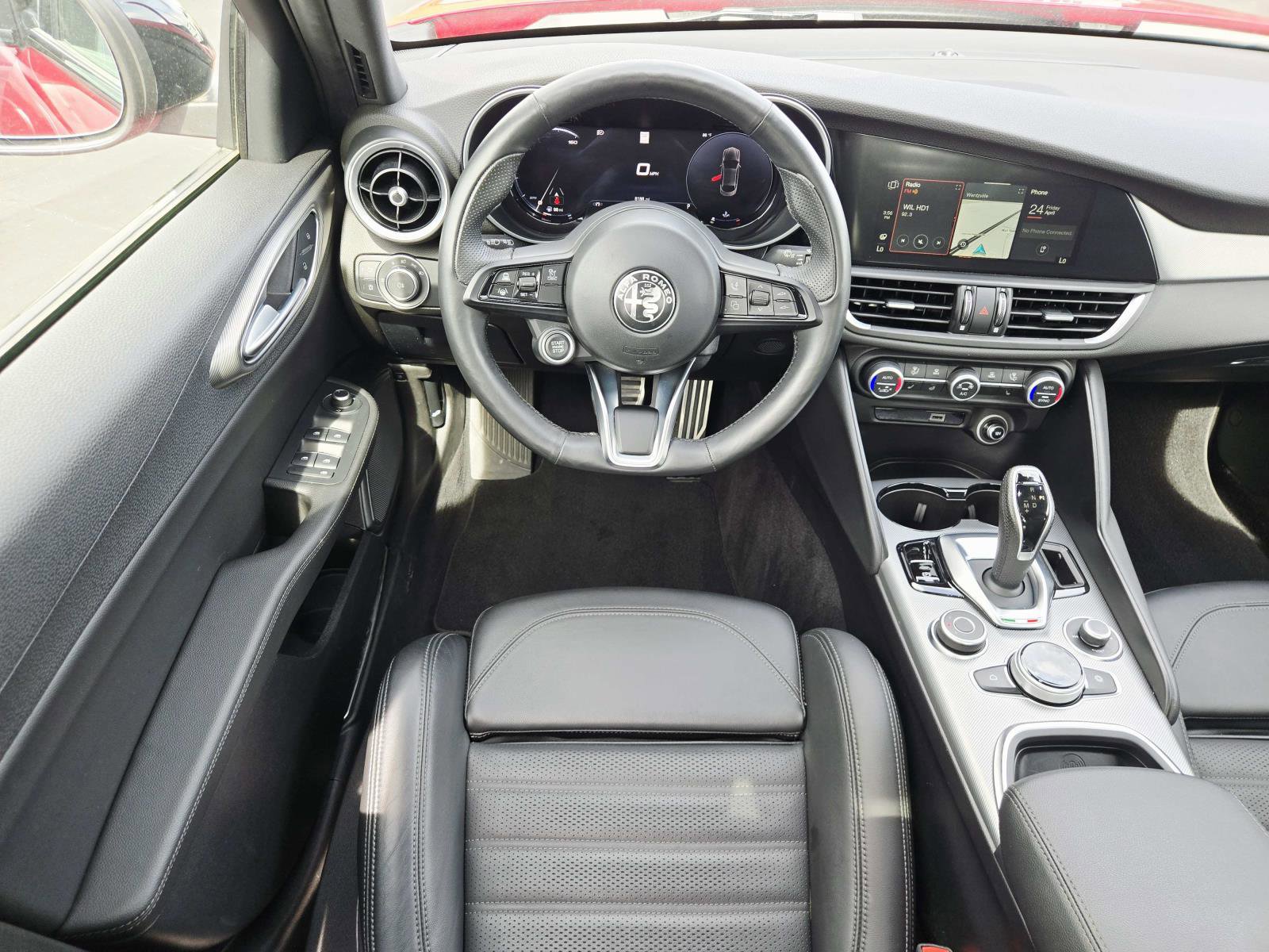 Used 2024 Alfa Romeo Giulia Veloce AWD/4WD image 12
