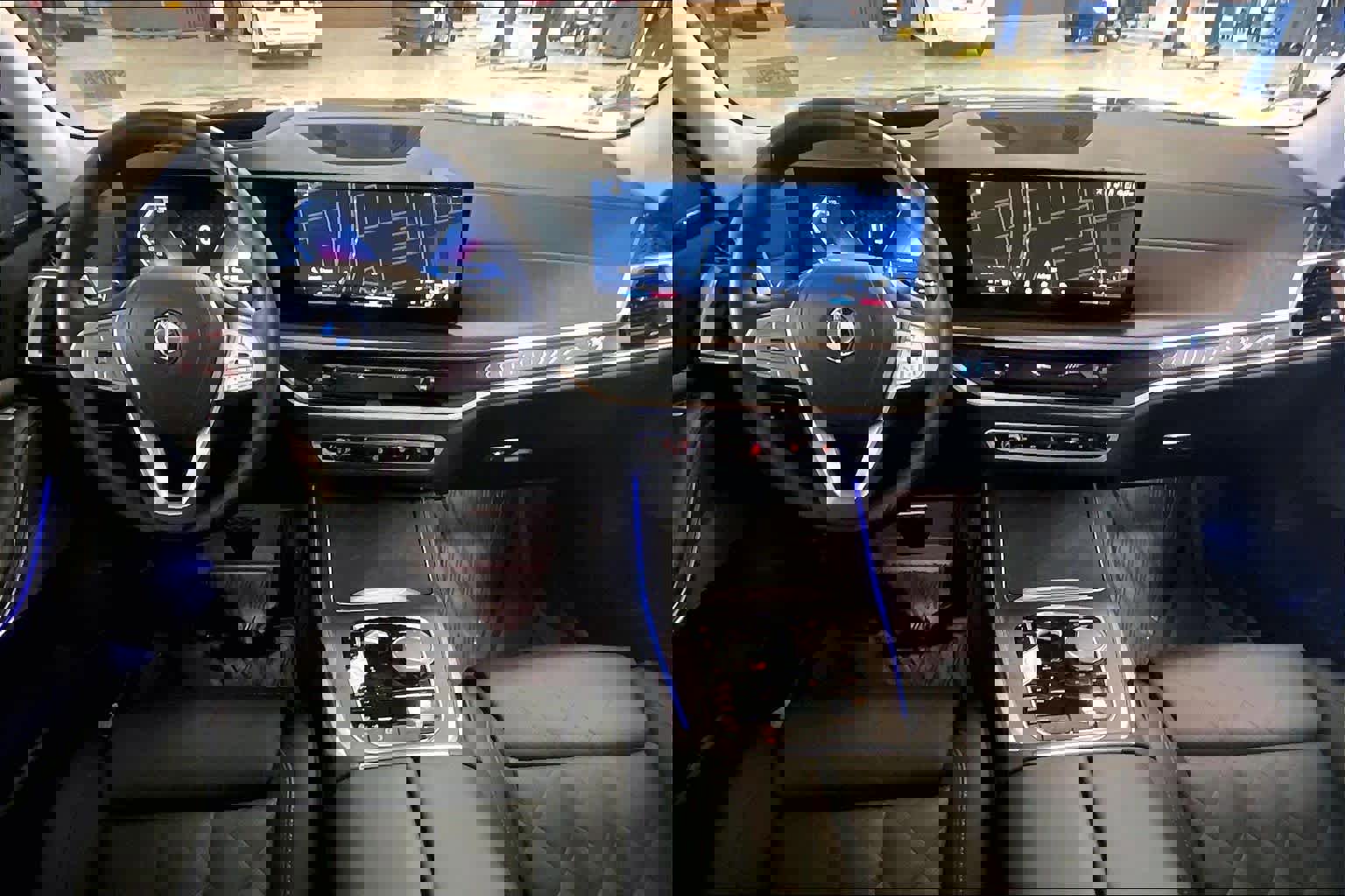 Certified 2025 BMW X7 xDrive40i image 14