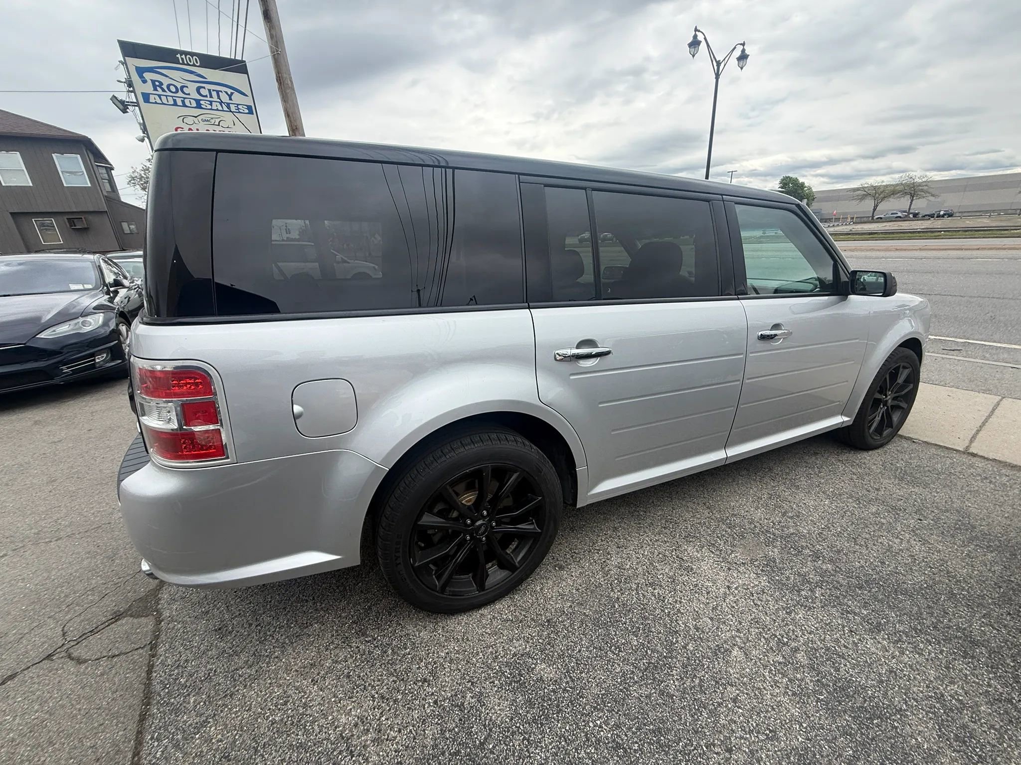 Used 2017 Ford Flex Limited w/ Limited Appearance Package AWD/4WD image 10