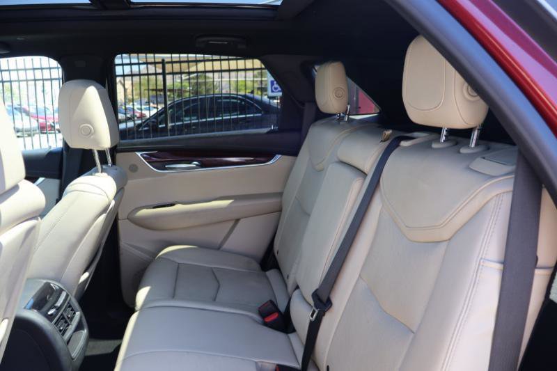 Used 2017 Cadillac XT5 Luxury w/ Driver Awareness Package FWD image 37