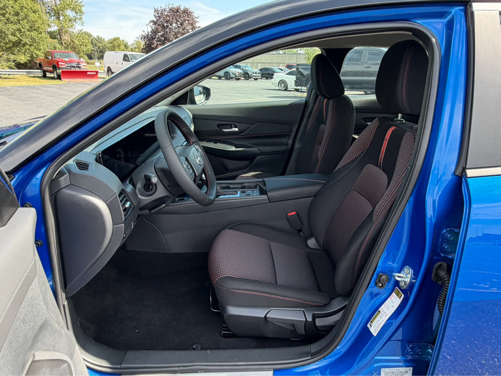 New 2027 Nissan Sentra SR w/ Floor Mat Package FWD image 9