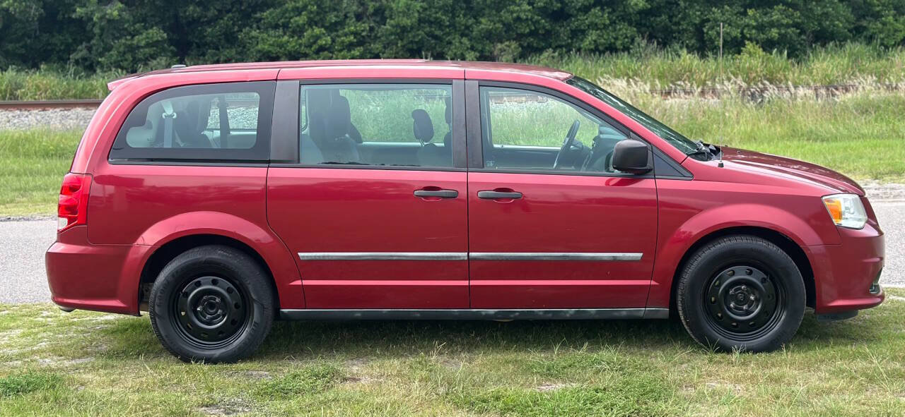Used 2015 Dodge Grand Caravan American Value Package w/ UConnect Hands-Free Group image 7