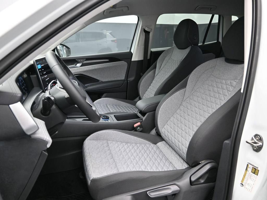 New 2025 Volkswagen Tiguan S image 10