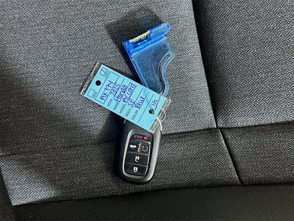 Used 2025 Honda Accord SE image 30