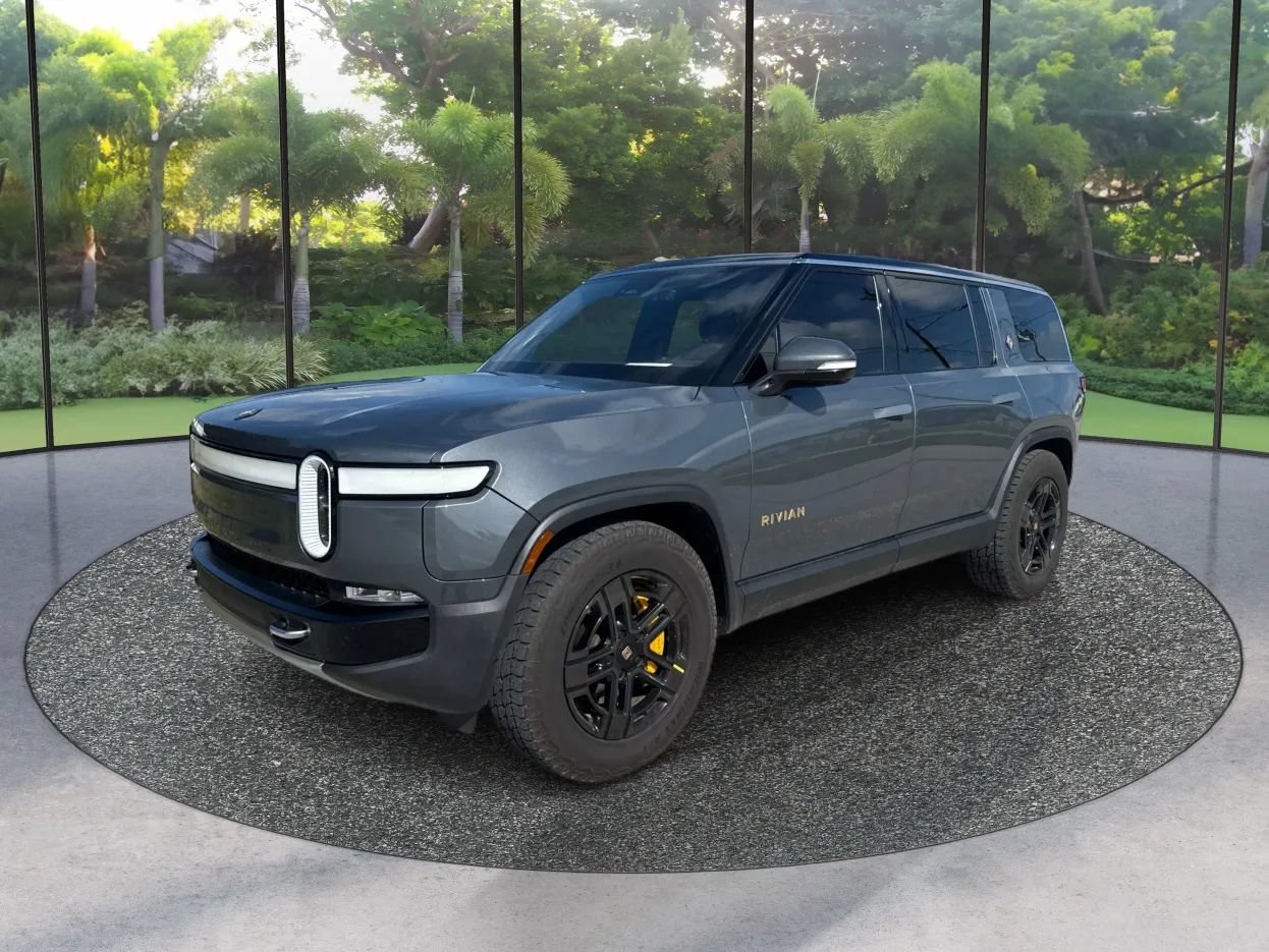 Used 2023 Rivian R1S Adventure AWD/4WD image 1