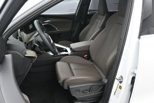 Used 2025 Audi Q5 Premium Plus AWD/4WD image 10
