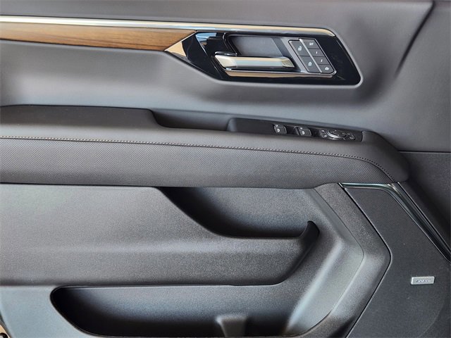 New 2026 Chevrolet Suburban High Country image 20
