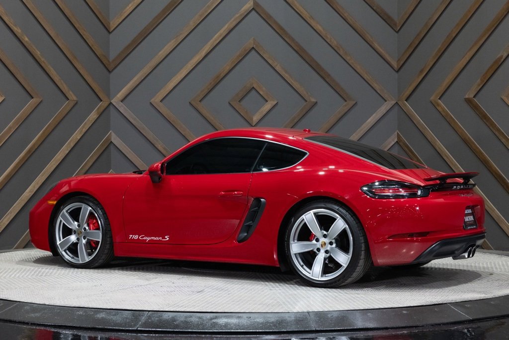 Used 2019 Porsche 718 Cayman S image 2