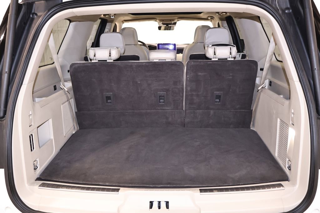 Used 2020 Lincoln Navigator L Reserve w/ Luxury Package AWD/4WD image 37