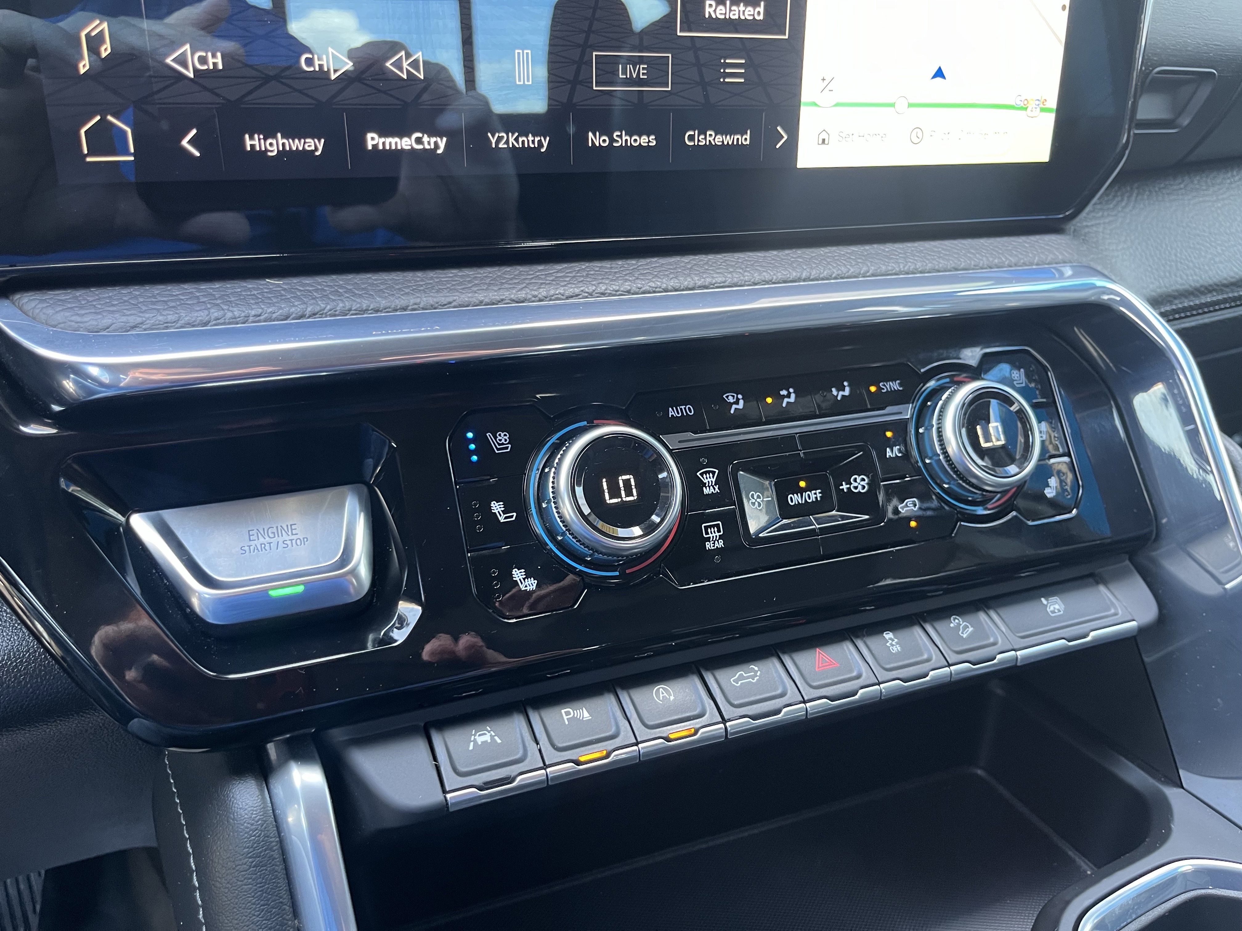 Used 2023 GMC Sierra 1500 Denali w/ Denali Reserve Package AWD/4WD image 13