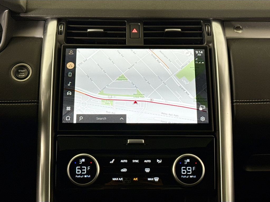 Used 2024 Land Rover Discovery Dynamic SE image 23