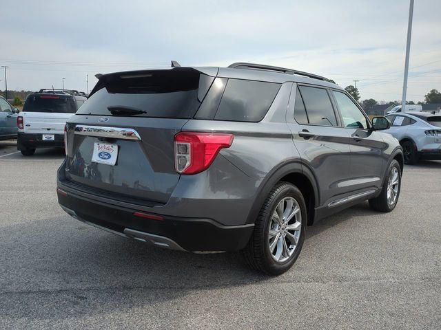 Used 2022 Ford Explorer XLT w/ Equipment Group 202A image 4