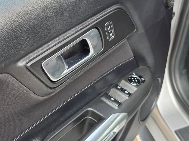 Used 2023 Ford Mustang Convertible RWD image 14