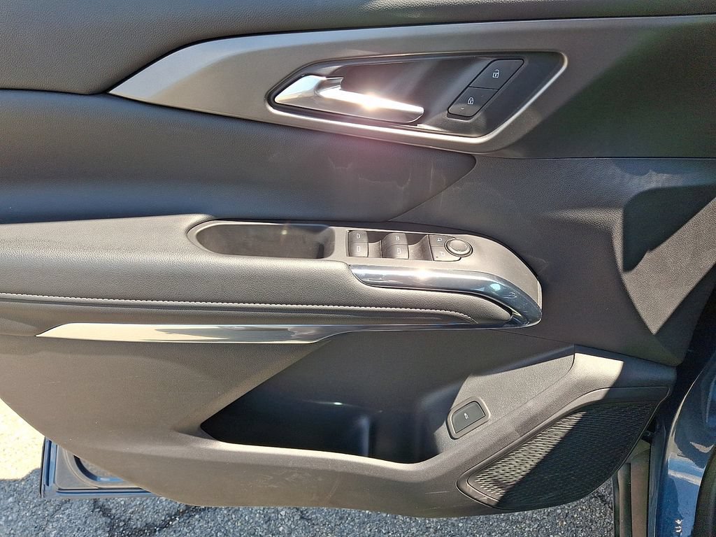 Certified 2025 Chevrolet Traverse LT AWD/4WD image 12