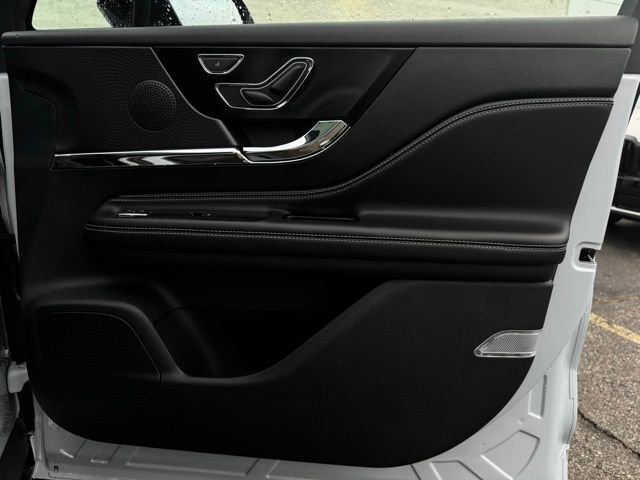 New 2026 Lincoln Corsair Premiere image 14