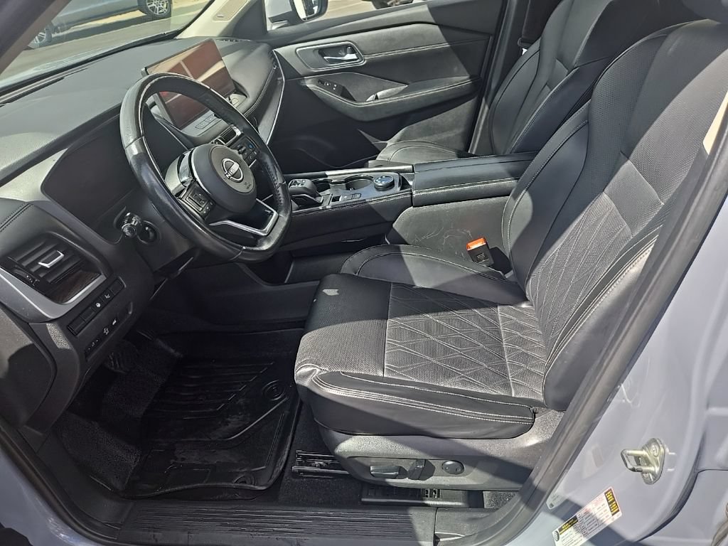 Used 2024 Nissan Rogue Platinum w/ Platinum Premium Package AWD/4WD image 12