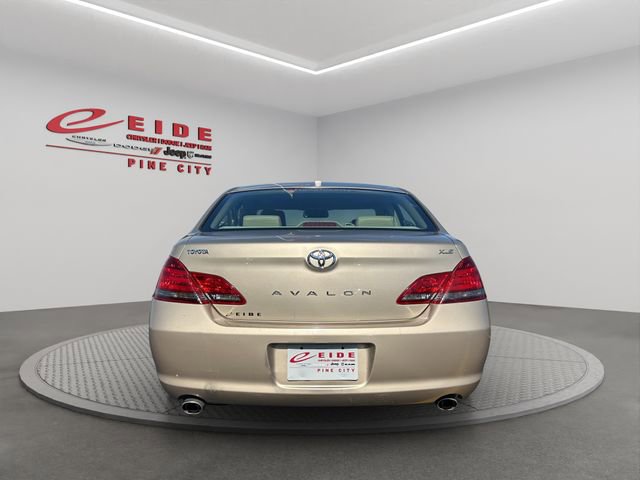 Used 2009 Toyota Avalon XLS image 5