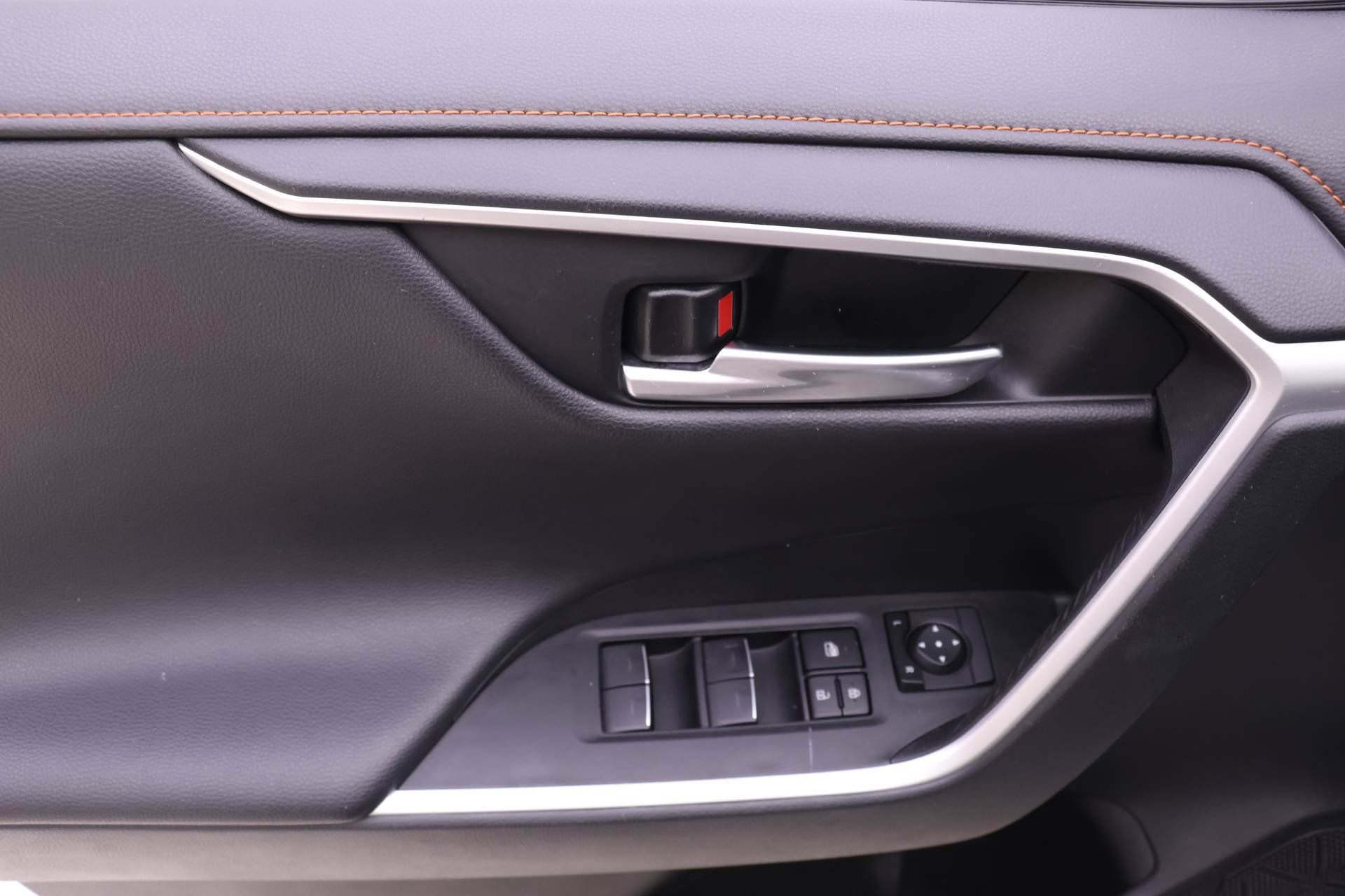 Used 2024 Toyota RAV4 Adventure image 8