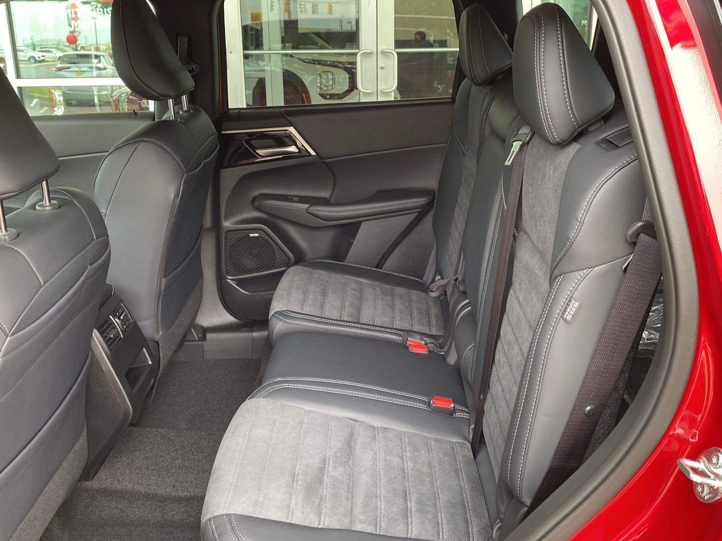 New 2026 Mitsubishi Outlander SE AWD/4WD image 16