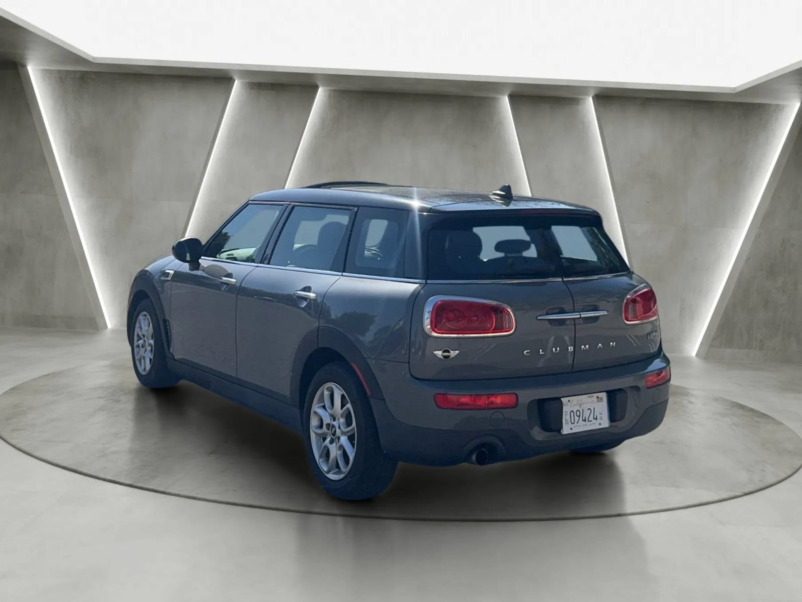 Used 2016 MINI Cooper Clubman FWD image 5
