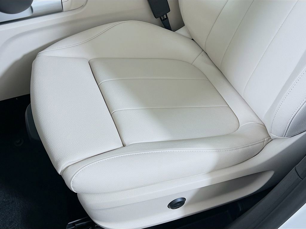 Certified 2025 Mercedes-Benz GLB 250 4MATIC image 19