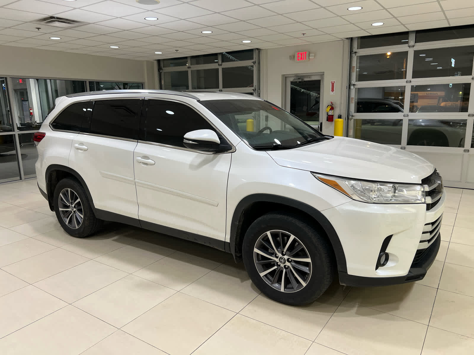 Used 2019 Toyota Highlander XLE w/ Carpet Mat Package (TMS)