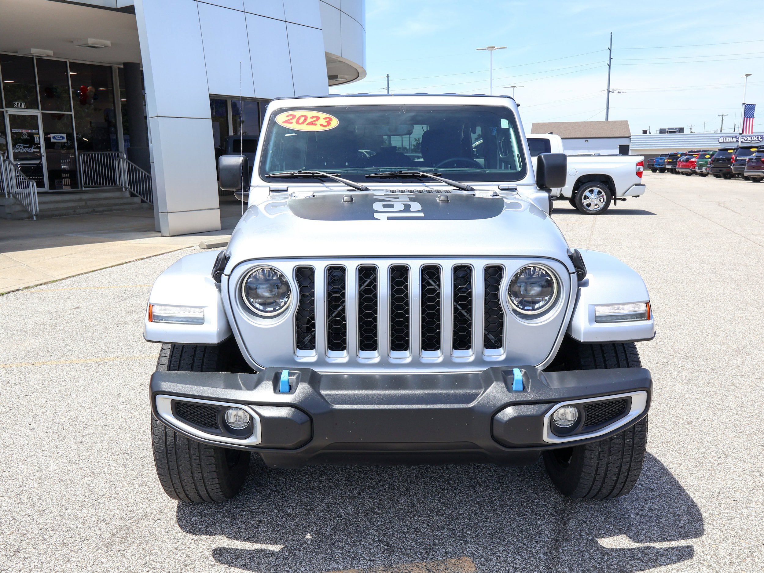 Used 2023 Jeep Wrangler Unlimited Sahara w/ Cold Weather Group AWD/4WD image 8