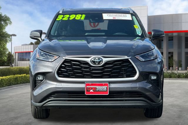 Certified 2022 Toyota Highlander XLE AWD/4WD image 11