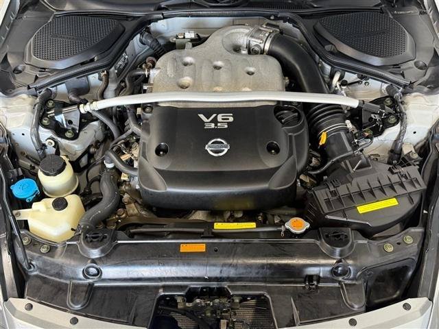 Used 2004 Nissan 350Z Touring RWD image 32