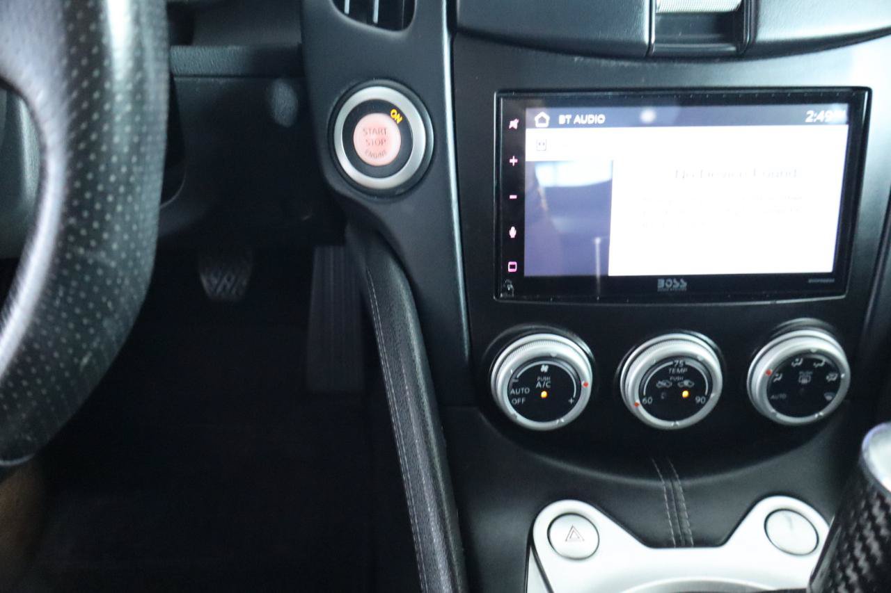 Used 2017 Nissan 370Z Coupe RWD image 23