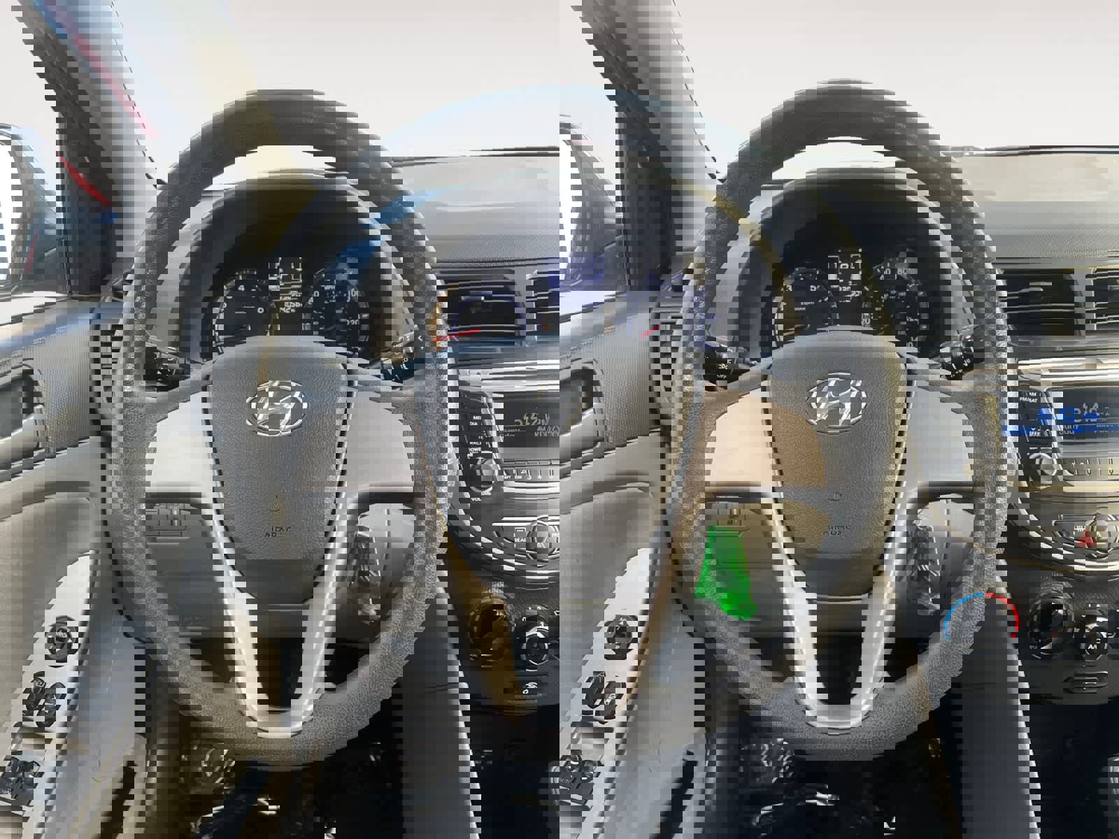 Used 2015 Hyundai Accent GLS image 12