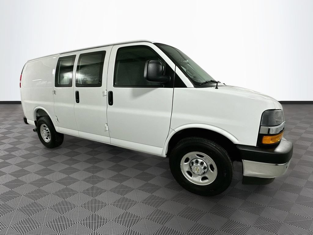 Used 2025 Chevrolet Express 2500 w/ Driver Convenience Package RWD image 8