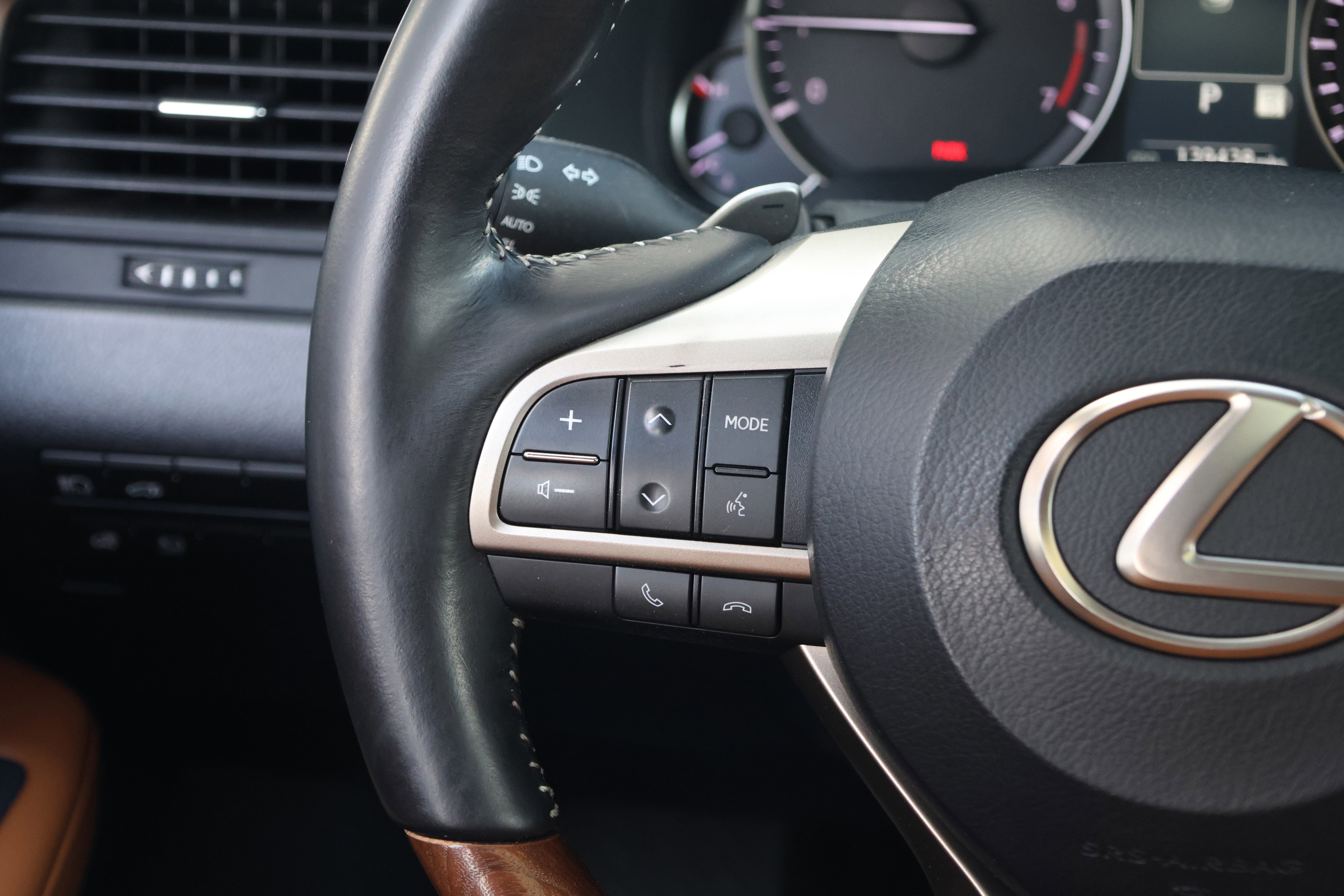 Used 2021 Lexus RX 350L FWD w/ Premium Package image 18