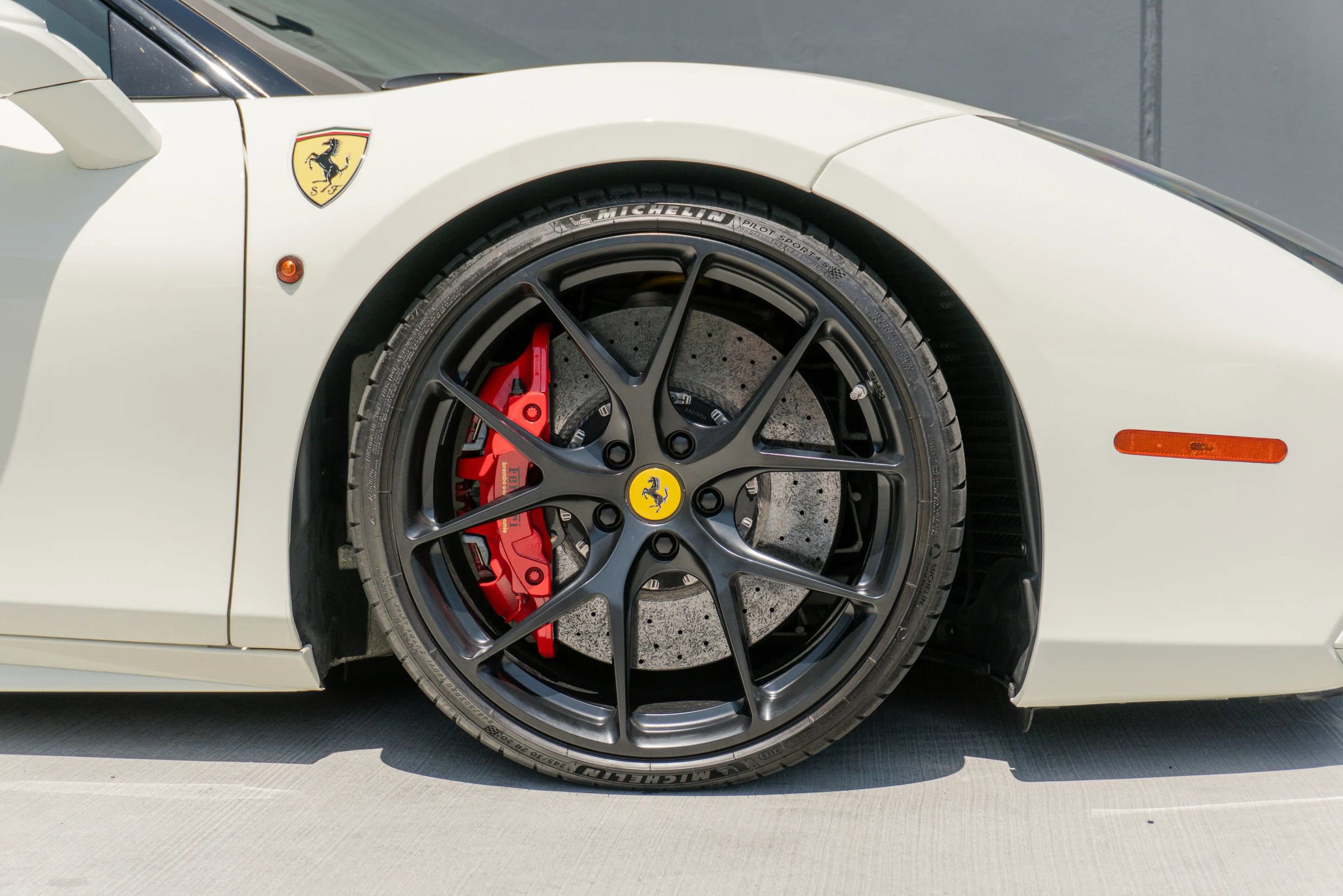 Used 2018 Ferrari 488 GTB RWD image 37