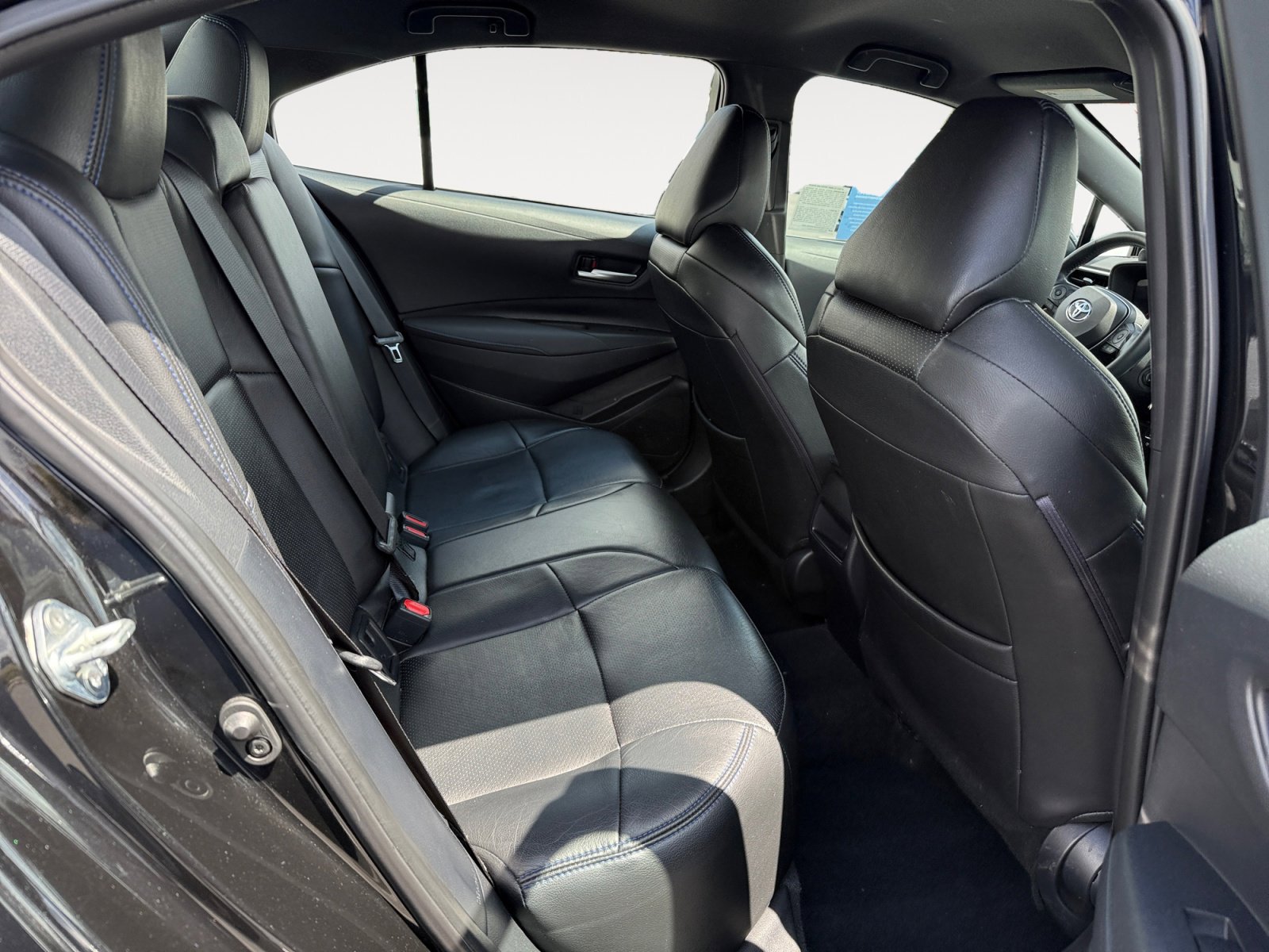 Used 2022 Toyota Corolla SE FWD image 18