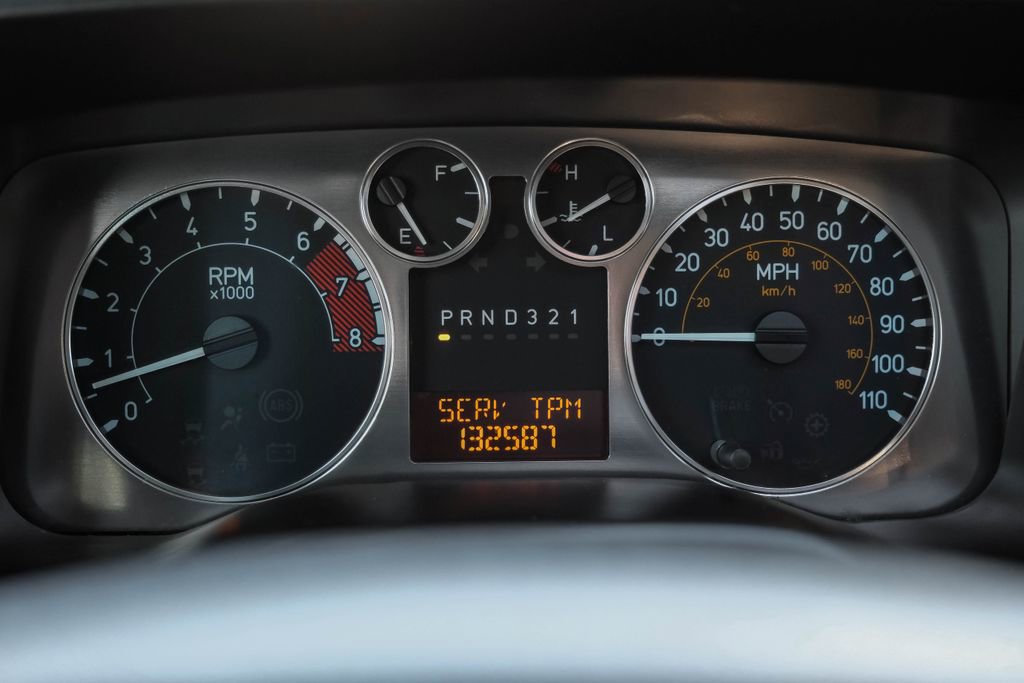 Used 2010 HUMMER H3 Luxury w/ Appearance Package image 16