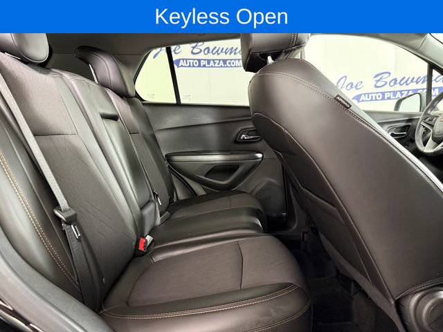 Used 2022 Chevrolet Trax LT w/ LT Convenience Package AWD/4WD image 19