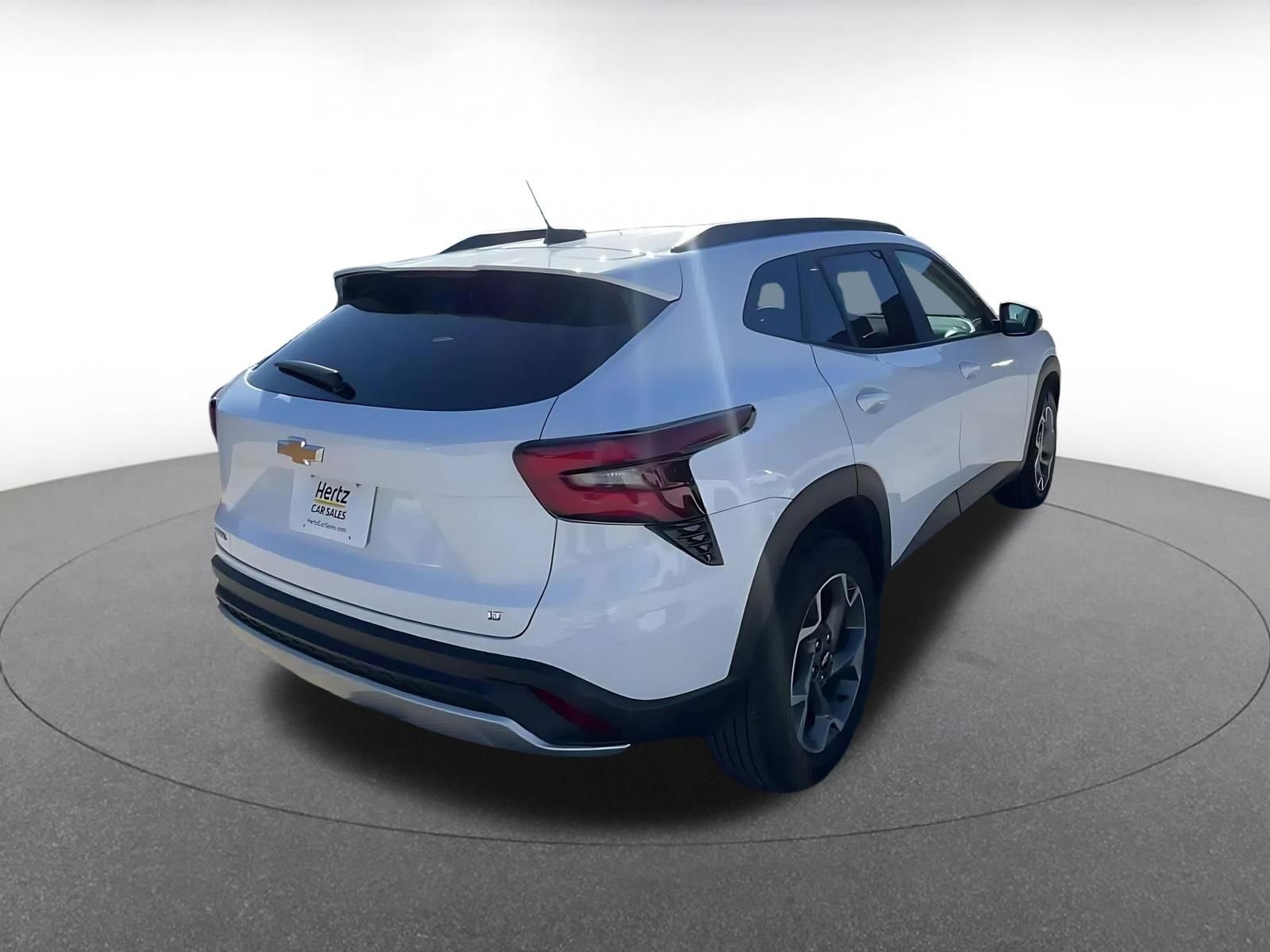 Used 2025 Chevrolet Trax LT image 14